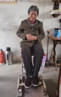 DƬ
